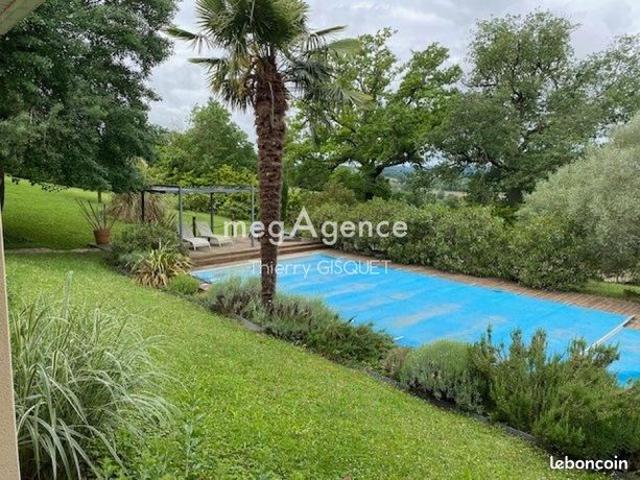 Propriété 6 pièces 131 m²