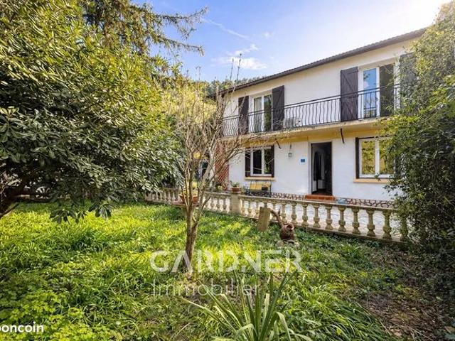 Propriété 6 pièces 132 m²