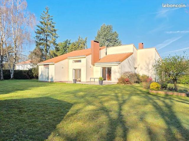 Propriété 6 pièces 133 m²