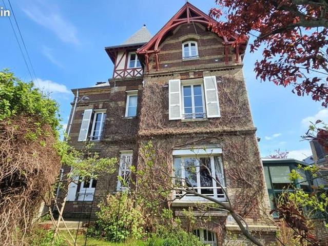 Propriété 6 pièces 133 m²