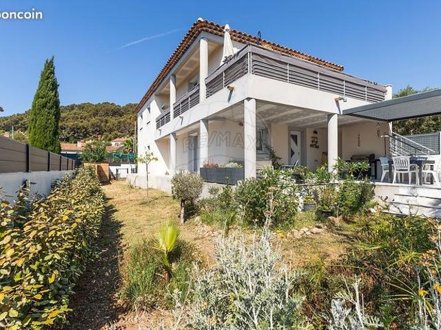 Propriété 6 pièces 144 m²