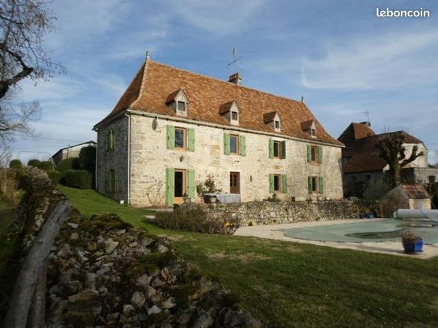 Propriété 6 pièces 144 m²