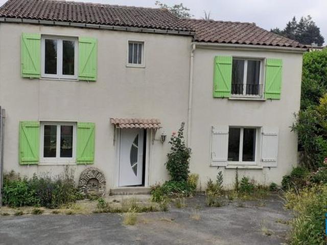 Propriété 6 pièces 144 m²