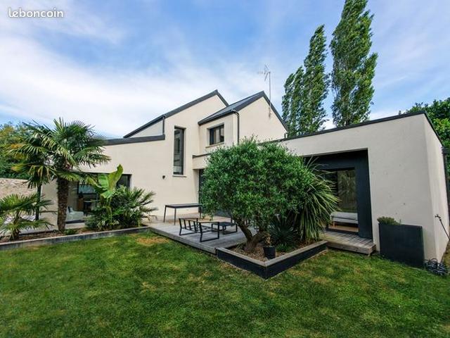 Propriété 6 pièces 144 m²