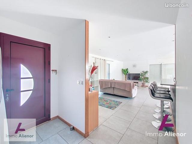 Propriété 6 pièces 145 m²