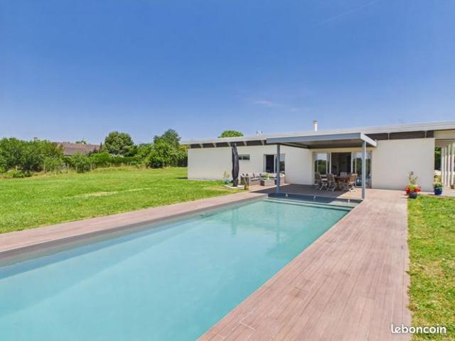 Propriété 6 pièces 145 m²