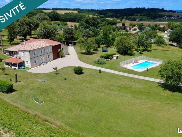 Propriété 6 pièces 145 m²