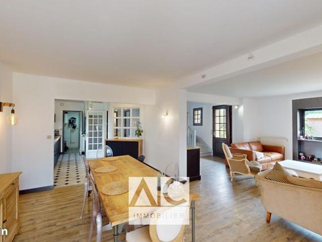 Propriété 6 pièces 145 m²