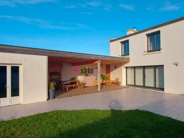 Propriété 6 pièces 145 m²