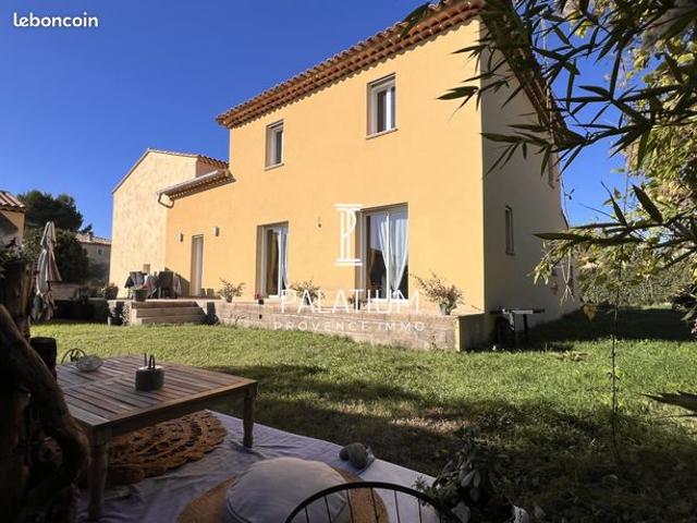 Propriété 6 pièces 145 m²