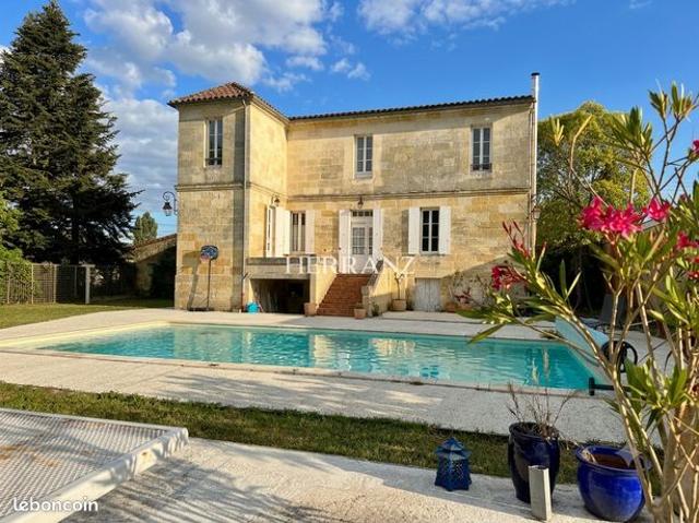 Propriété 6 pièces 145 m²