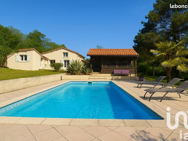 Propriété 6 pièces 145 m²