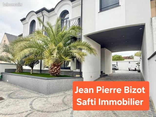 Propriété 6 pièces 145 m²