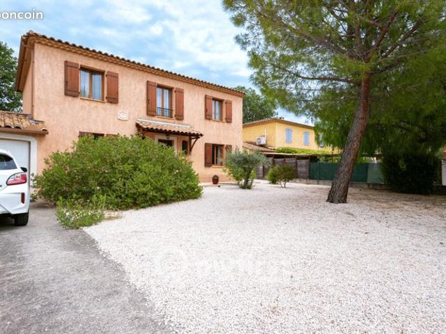 Propriété 6 pièces 146 m²