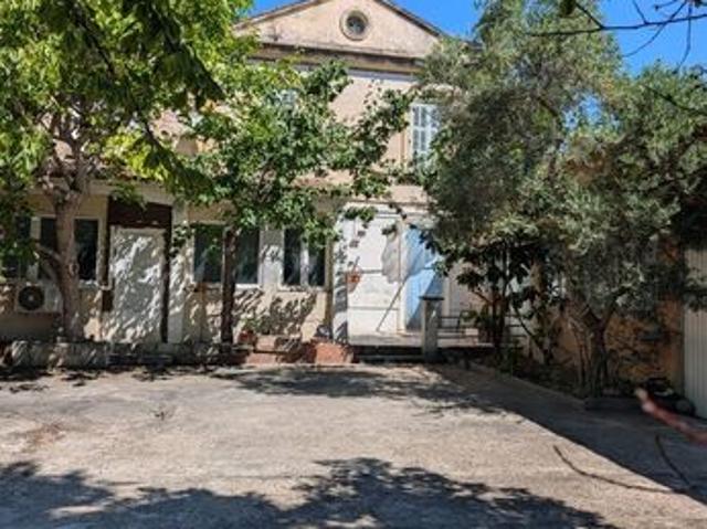 Propriété 6 pièces 146 m²
