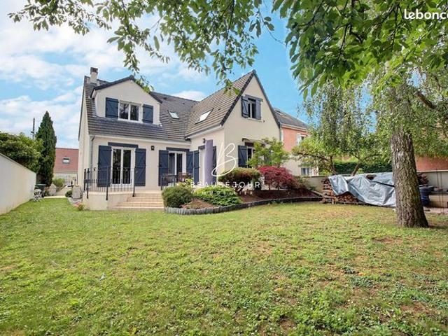 Propriété 6 pièces 147 m²