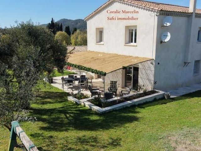 Propriété 6 pièces 147 m²