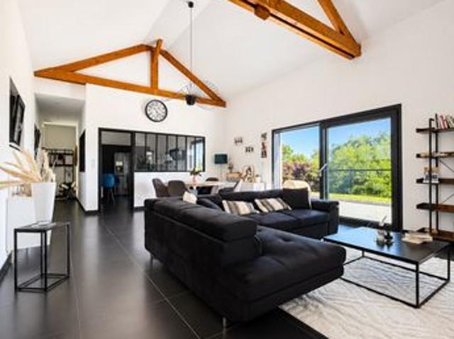 Propriété 6 pièces 147 m²