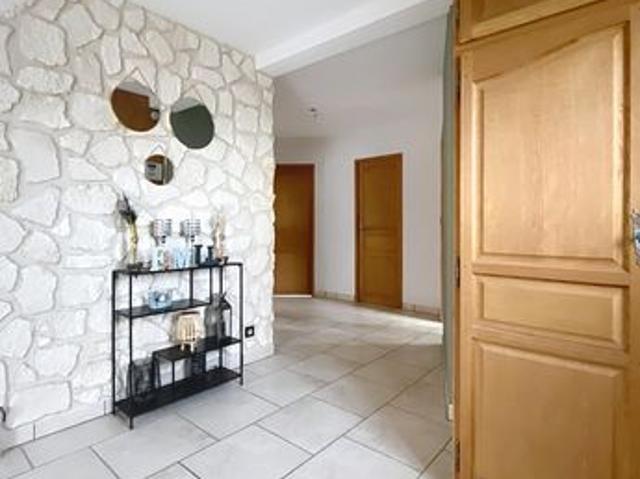 Propriété 6 pièces 148 m²