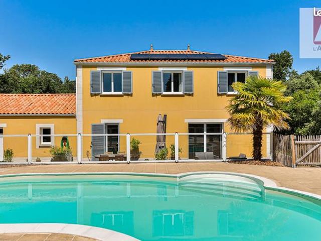 Propriété 6 pièces 148 m²