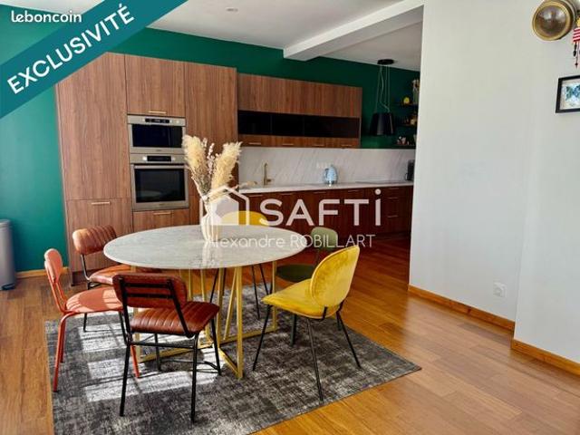 Propriété 6 pièces 148 m²