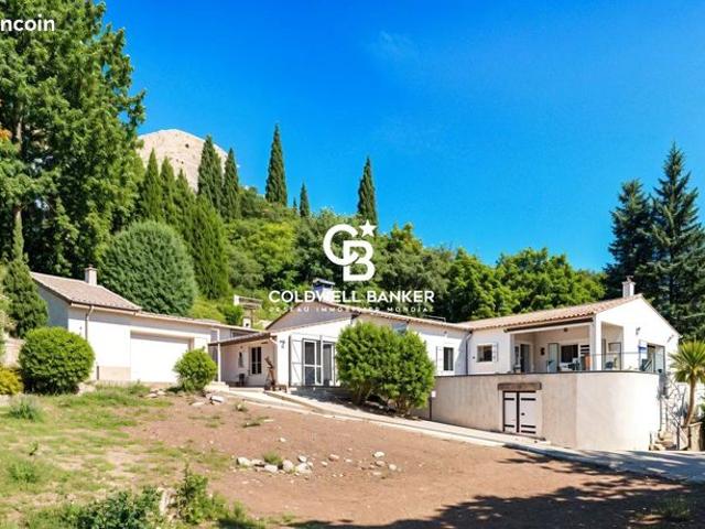 Propriété 6 pièces 148 m²