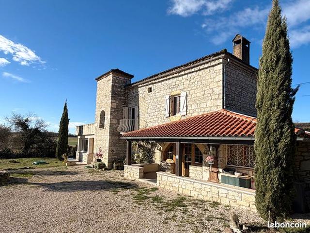 Propriété 6 pièces 148 m²