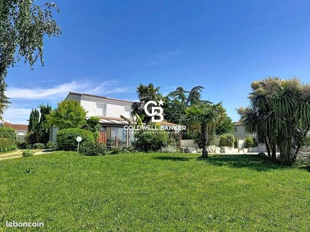 Propriété 6 pièces 140 m²