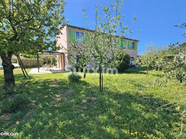 Propriété 6 pièces 140 m²