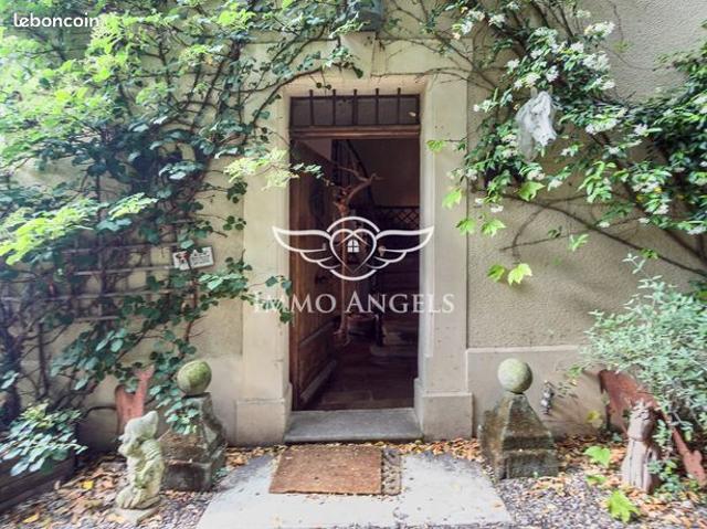 Propriété 6 pièces 140 m²