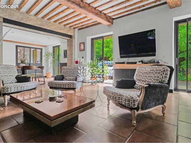 Propriété 6 pièces 140 m²