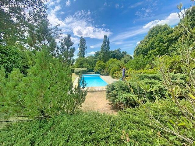 Propriété 6 pièces 140 m²