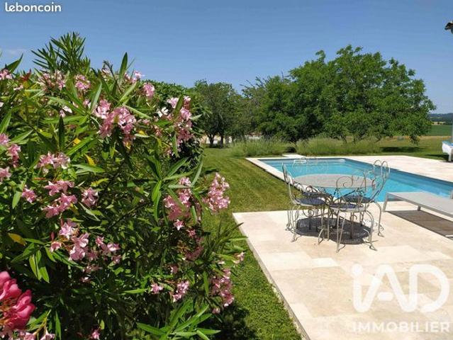 Propriété 6 pièces 140 m²