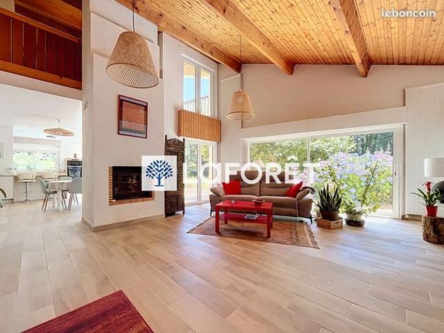 Propriété 6 pièces 141 m²