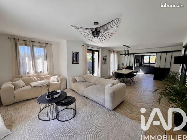 Propriété 6 pièces 141 m²