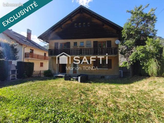 Propriété 6 pièces 142 m²