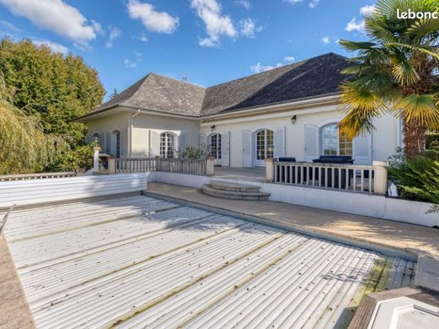 Propriété 6 pièces 142 m²