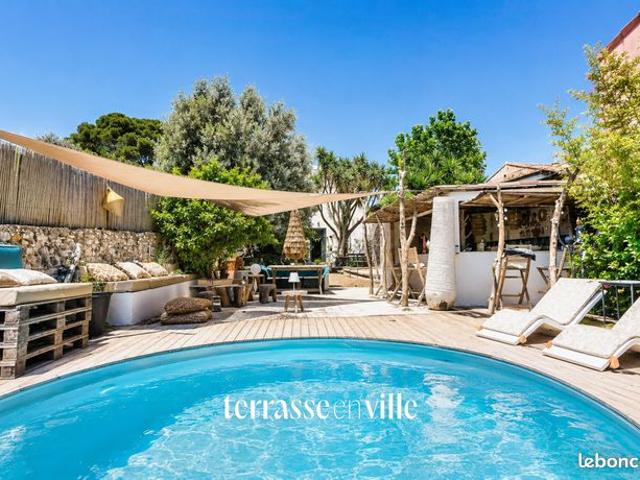 Propriété 6 pièces 143 m²
