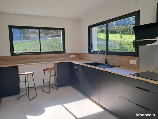 Propriété 6 pièces 143 m²