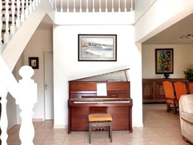 Propriété 6 pièces 143 m²