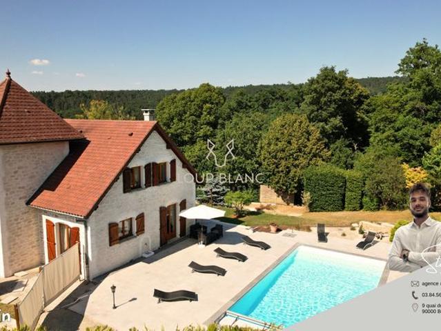 Propriété 6 pièces 143 m²
