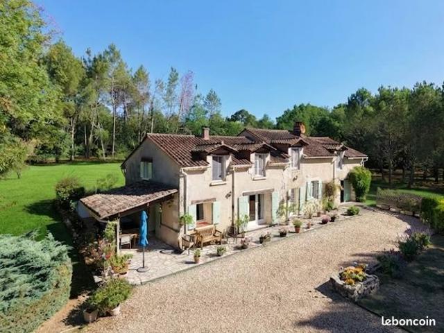 Propriété 6 pièces 154 m²