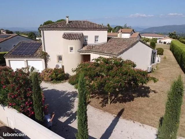 Propriété 6 pièces 155 m²