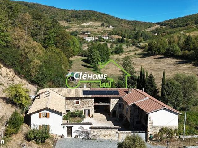 Propriété 6 pièces 156 m²
