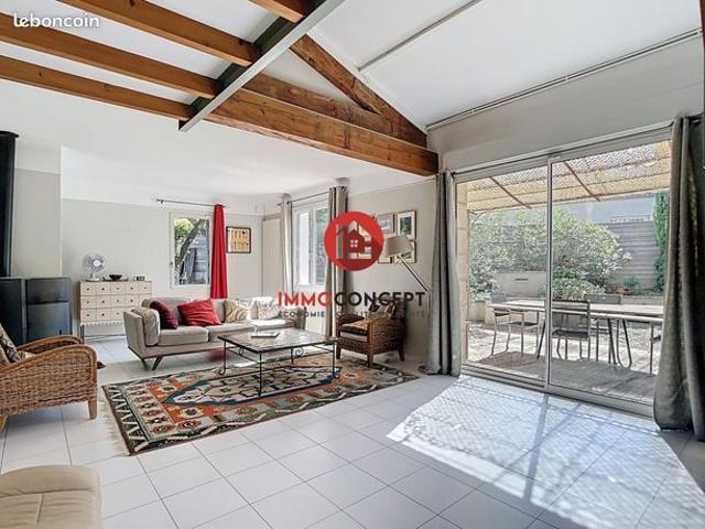 Propriété 6 pièces 156 m²