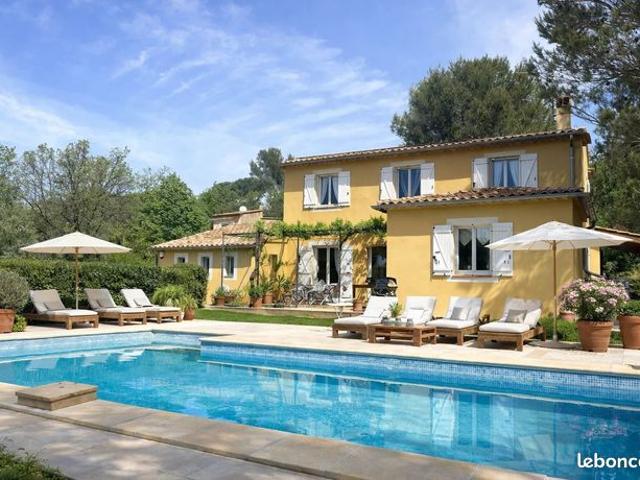 Propriété 6 pièces 157 m²