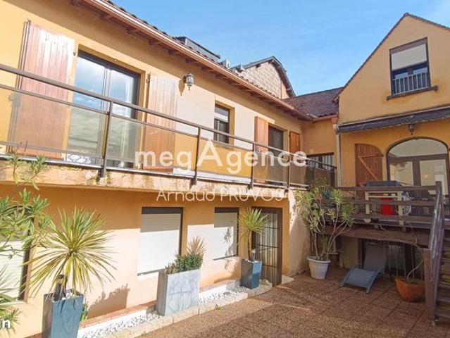 Propriété 6 pièces 157 m²
