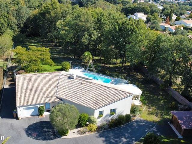 Propriété 6 pièces 157 m²