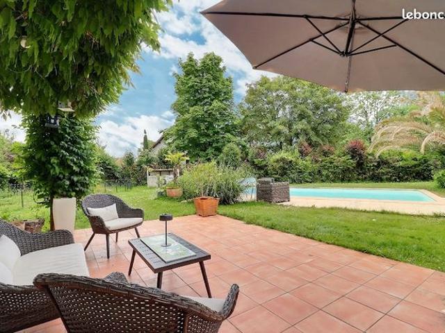 Propriété 6 pièces 158 m²