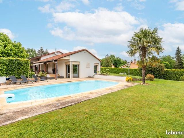 Propriété 6 pièces 158 m²
